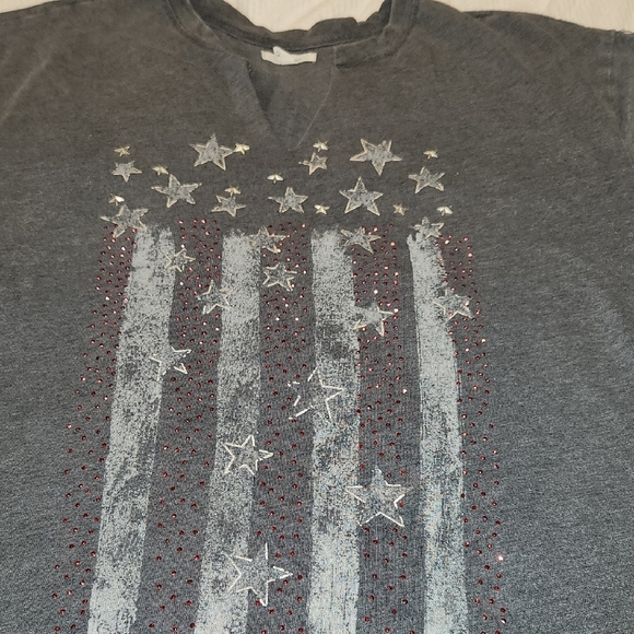 Maurices Gray Distressed American Flag Tee - Picture 3 of 6